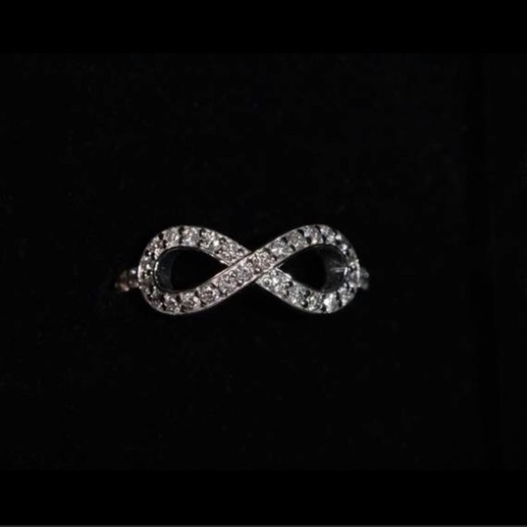 14KT Diamond Infinity Ring Sz 6.5 - Picture 2 of 5